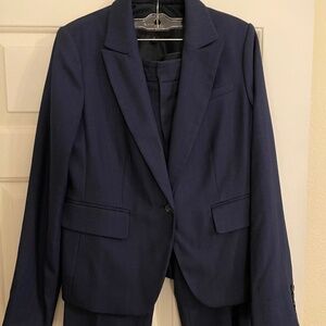 Women’s pant suit